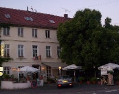 Khách sạn Zur Eiche (Oberthal, Đức)