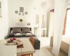 Casa/apartamento entero Estudio agradable con terraza para 3 personas, a 150 metros de la playa de Livadia (Livadia - Paros, Grecia)
