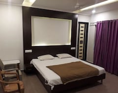 Hotel Radikha Deluxe (Kolhapur, India)