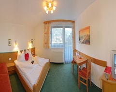 Hotel Garni Romantik (Fügen/Hochfügen, Avusturya)