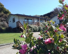 Khách sạn Terraced Chalets (Motueka, New Zealand)
