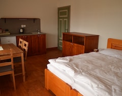 Hotel Penzion Dvůr Krasíkov (Konstantinovy Lázne, Czech Republic)