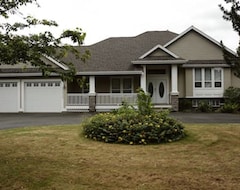 Toàn bộ căn nhà/căn hộ Beautiful Spacious & Cozy Home (Abbotsford, Canada)