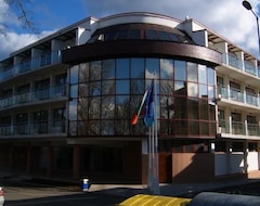 Khách sạn Hotel Zebra (Tsarevo, Bun-ga-ri)