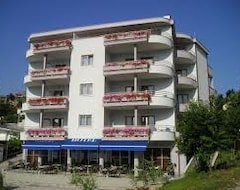 Khách sạn Hotel Eden (Podstrana, Croatia)