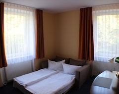 Khách sạn Hotel Resort Markisches Meer (Diensdorf-Radlow, Đức)