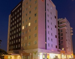 Khách sạn Hotel Express Vieiralves (Manaus, Brazil)