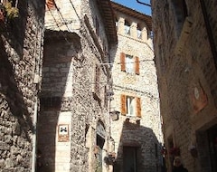 Khách sạn Hotel San Rufino (Assisi, Ý)