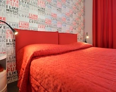 Serviced apartment Residence Star (Turin, Italy)