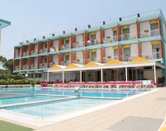 Hotel Palm Beach (Lido di Jesolo, Italy)