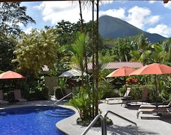 Khách sạn Hotel Roca Negra Del Arenal (La Fortuna, Costa Rica)