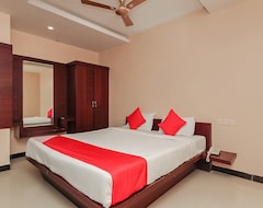 Khách sạn Collection O Hotel Regal Near ISKON TEMPLE , ABIDS (Hyderabad, Ấn Độ)