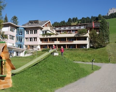 Ferien- und Familienhotel Alpina (Adelboden, İsviçre)