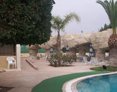 Khách sạn Hotel Beau Rivage Beach Club (Larnaca, Síp)