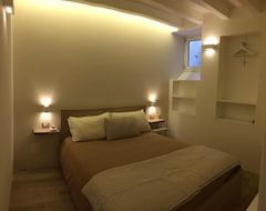 Hotel En.. Suite (Cefalu, Italy)