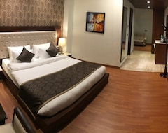 Khách sạn Hotel Imperia Suites (Jalandhar, Ấn Độ)