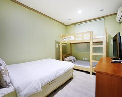 Khách sạn James Blue Guesthouse - Hostel (Sokcho, Hàn Quốc)
