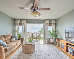 Toàn bộ căn nhà/căn hộ Charming Cedar Key Condo Direct Beach Access (Cedar Key, Hoa Kỳ)