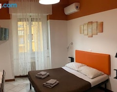Otel Marconi 22 Rooms (Bologna, İtalya)