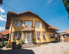 Khách sạn Balazs Panzio (Corund, Romania)