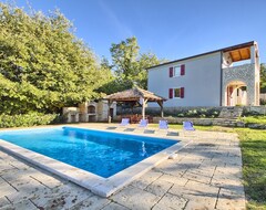 Entire House / Apartment Villa Nunica With Pool Surrounded With Nature (Kanfanar, Croatia)