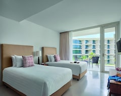 Khách sạn Splash Beach Resort by Langham Hospitality Group (Mai Khao Beach, Thái Lan)