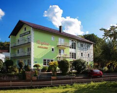 Khách sạn Hotel Garni Regina (Gößweinstein, Đức)