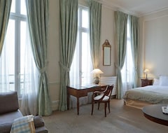 Hotel Brighton (Paris, Fransa)