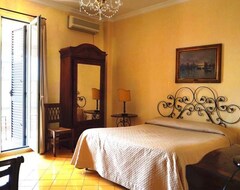 Bed & Breakfast Riviera 281 (Napoli, Italia)
