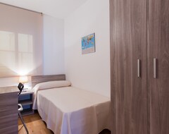 Hotel Sweet Apartments (Sant Pere de Ribes, Spain)