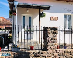 Koko talo/asunto Kshcha Za Gosti "Family" (Varshec, Bulgaria)