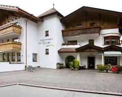 Otel Pfandleralm (St. Martin in Passeier, İtalya)