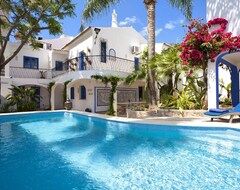 Hele huset/lejligheden Villa Oasis, Hidden Gem, Heart Of Village, Pool & Courtyard (Carvoeiro, Portugal)