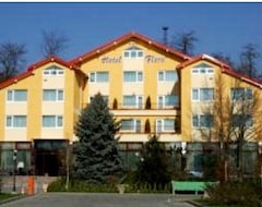 Hotel Flora (Drobeta-Turnu Severin, Rumanía)