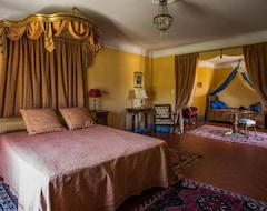 Hotel Grand Suite Louise De Savoie At The Castle (Valensole, France)
