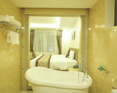 Hotel Royal Huy (Da Nang, Vietnam)