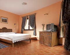 Hotelli Hotel Zdjelarevic & Winery (Slavonski Brod, Kroatia)