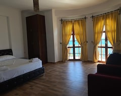 Hotelli Il Conte Di Monte Cristo (Saranda, Albania)