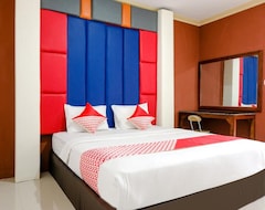 Oyo Life 2966 Hotel Atriaz (Trenggalek, Indonesia)