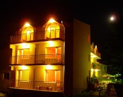 Khách sạn Randevu (Kranevo, Bun-ga-ri)