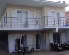Toàn bộ căn nhà/căn hộ APARTMENT WITH PRIVATE POOL (Kiato, Hy Lạp)