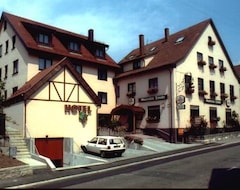 Khách sạn Traube Hotel Oeffingen (Fellbach, Đức)