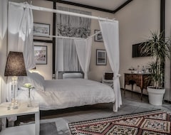 Hotel Snob Luxury Suite (Cagliari, Italy)