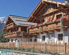 Koko talo/asunto Chalet Piz Da Peres (Olang, Italia)