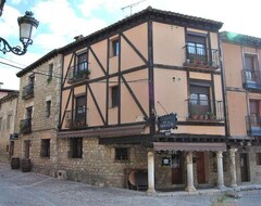 Otel Señorio De Velez (Peñaranda de Duero, İspanya)