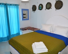 Hotel Nautilus Suites (Aegina City, Greece)