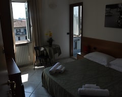 Hotelli Pontenuovo (Merone, Italia)