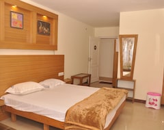 Hotel Drizzle Drop Inn (Ooty, Indija)