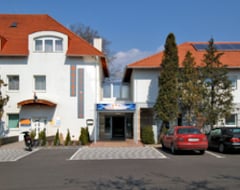 Aphrodite Hotel (Göd, Hungría)