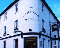 Khách sạn The Albert Arms (Esher, Vương quốc Anh)